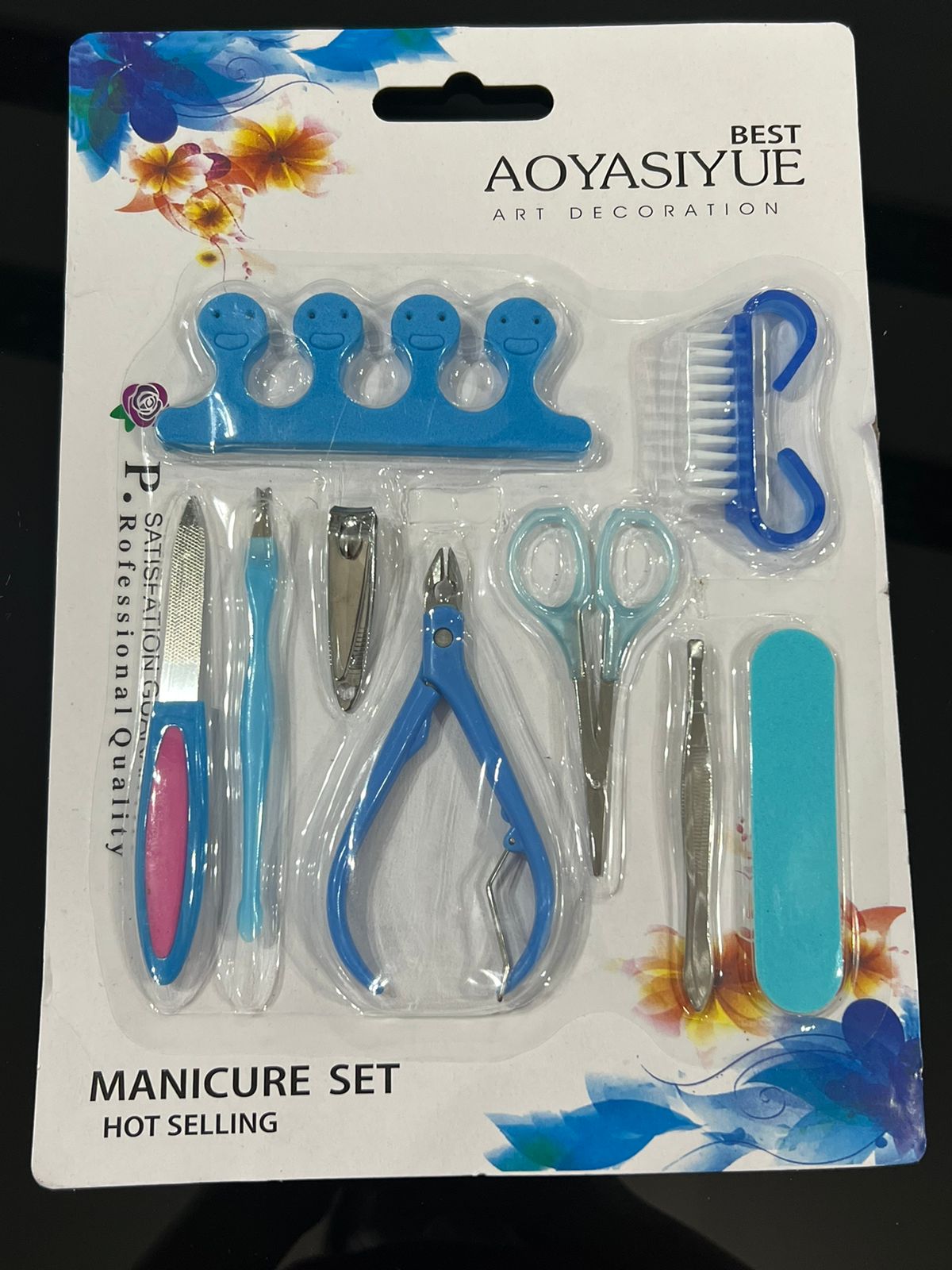 MANICURE SET